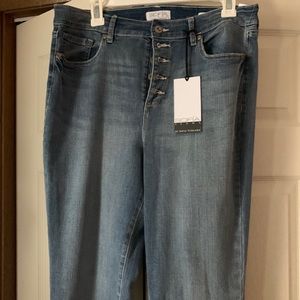 Brand New! Sofia Vergara flared legged jeans